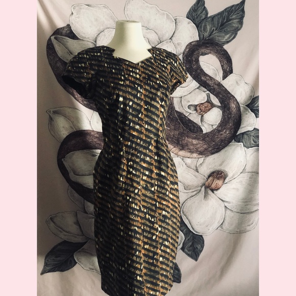 Ted Baker Dresses & Skirts - TED BAKER - Cap Sleeve Midi Sheath w/ Pockets